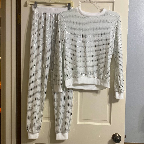 White Sequin Two-Piece Sweatsuit NWOT - Picture 2 of 2